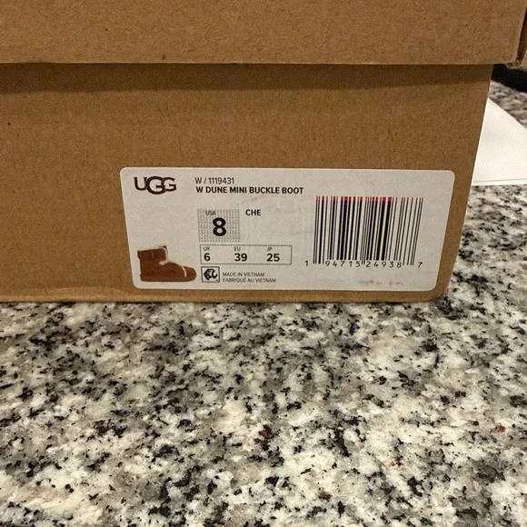 UGG Dune mini buckle boots - Picture 2 of 6